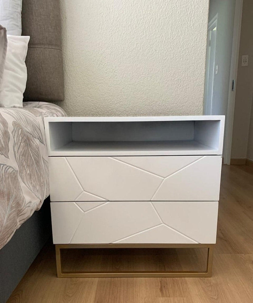Khumo Jr. Pedestal