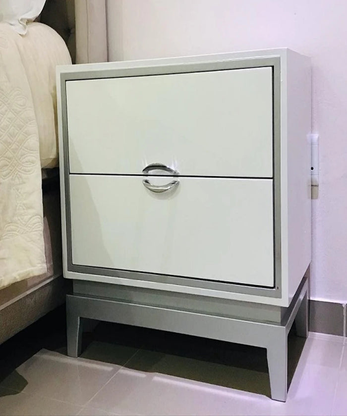 Philia Pedestal